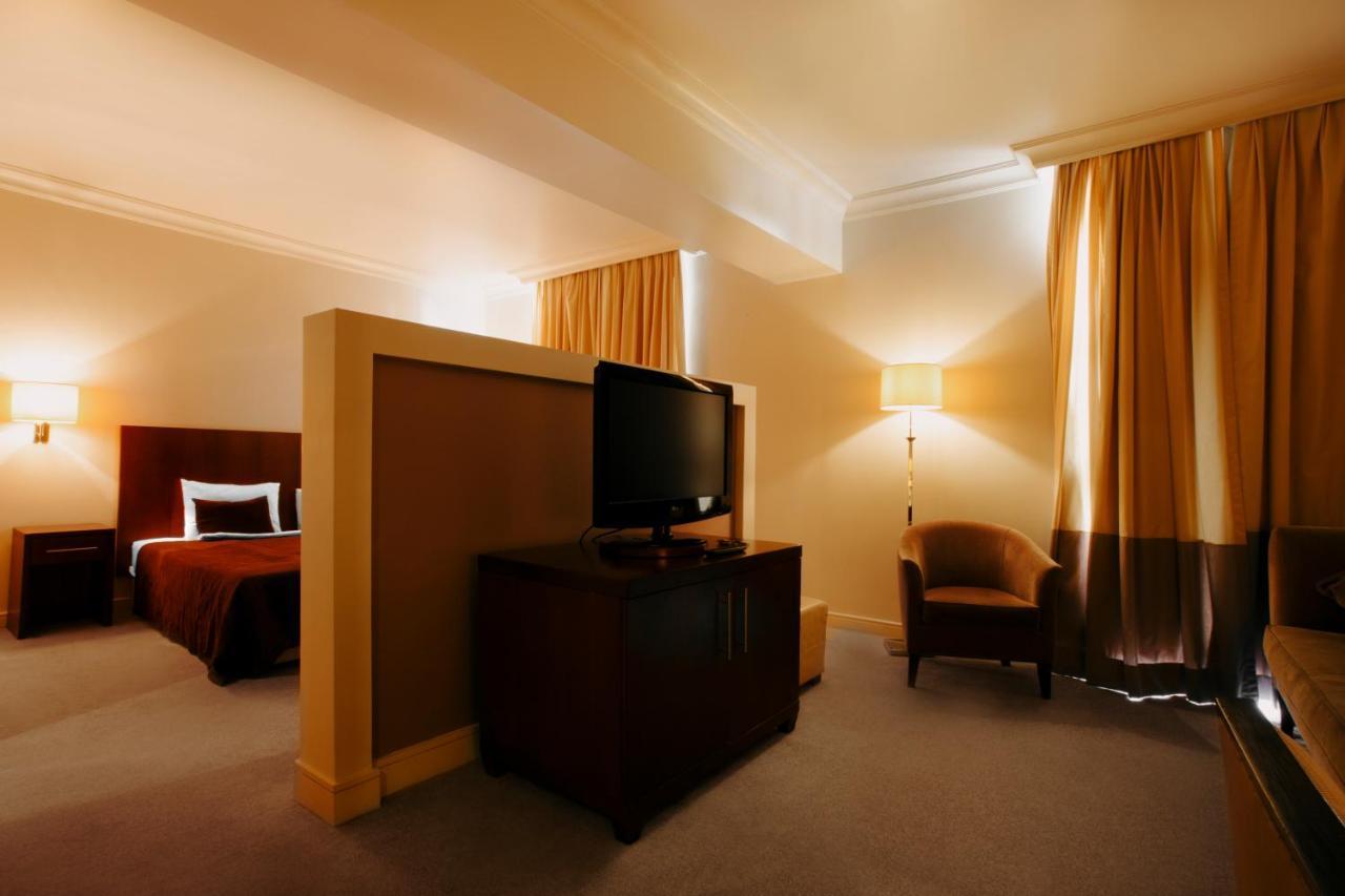 Royal Garden Hotel Baku Exteriör bild