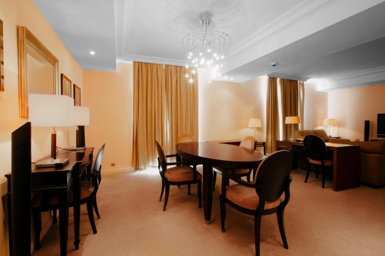 Royal Garden Hotel Baku Exteriör bild