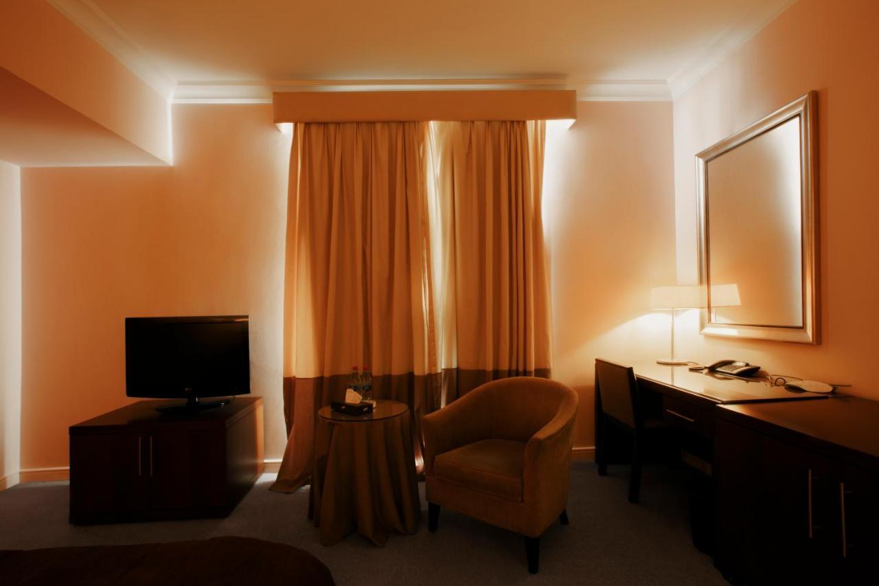 Royal Garden Hotel Baku Exteriör bild