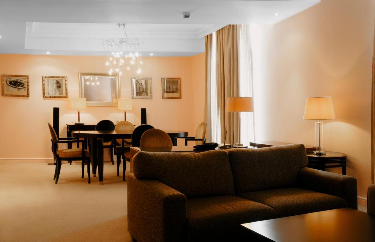 Royal Garden Hotel Baku Exteriör bild
