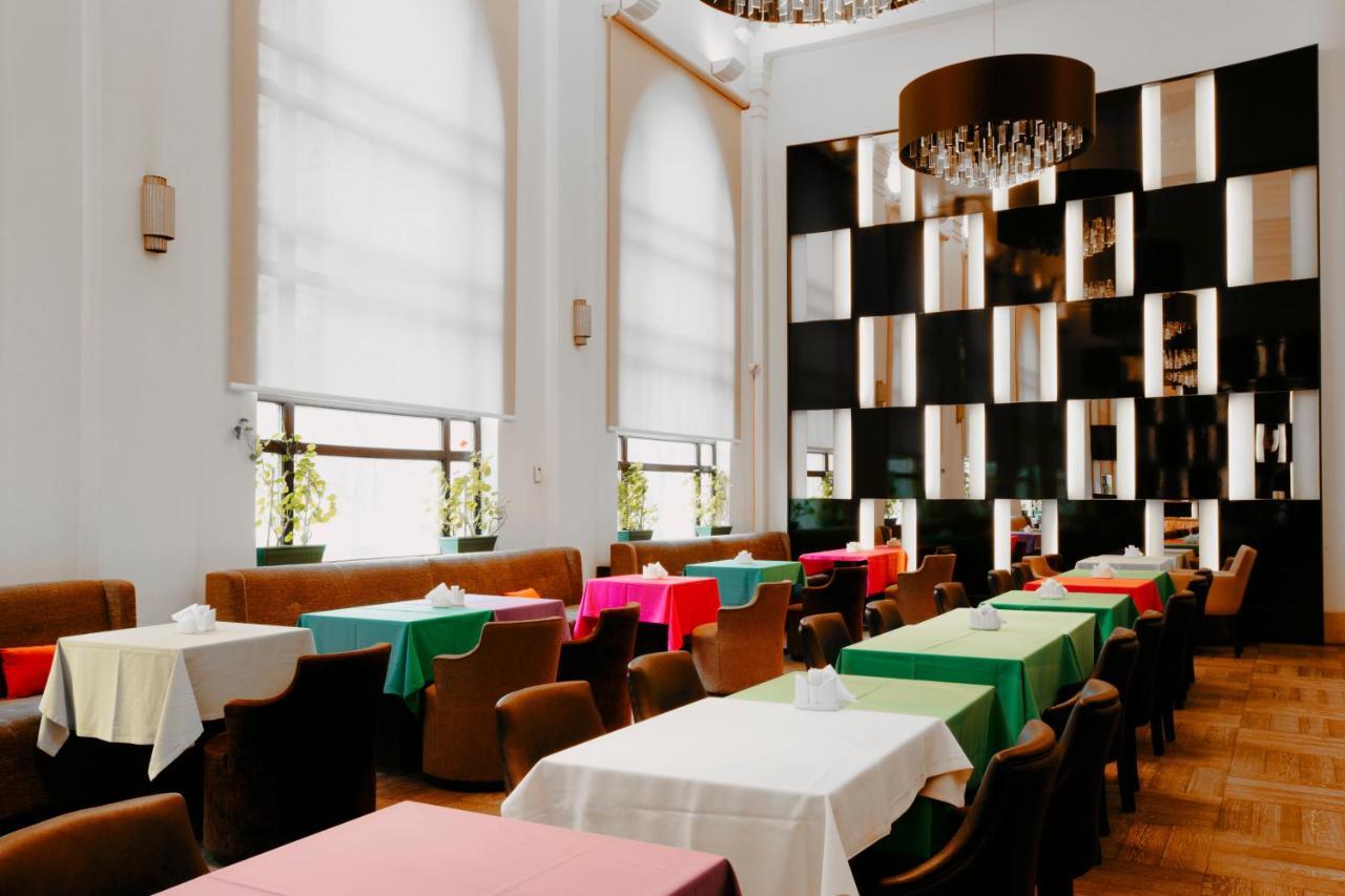 Royal Garden Hotel Baku Exteriör bild