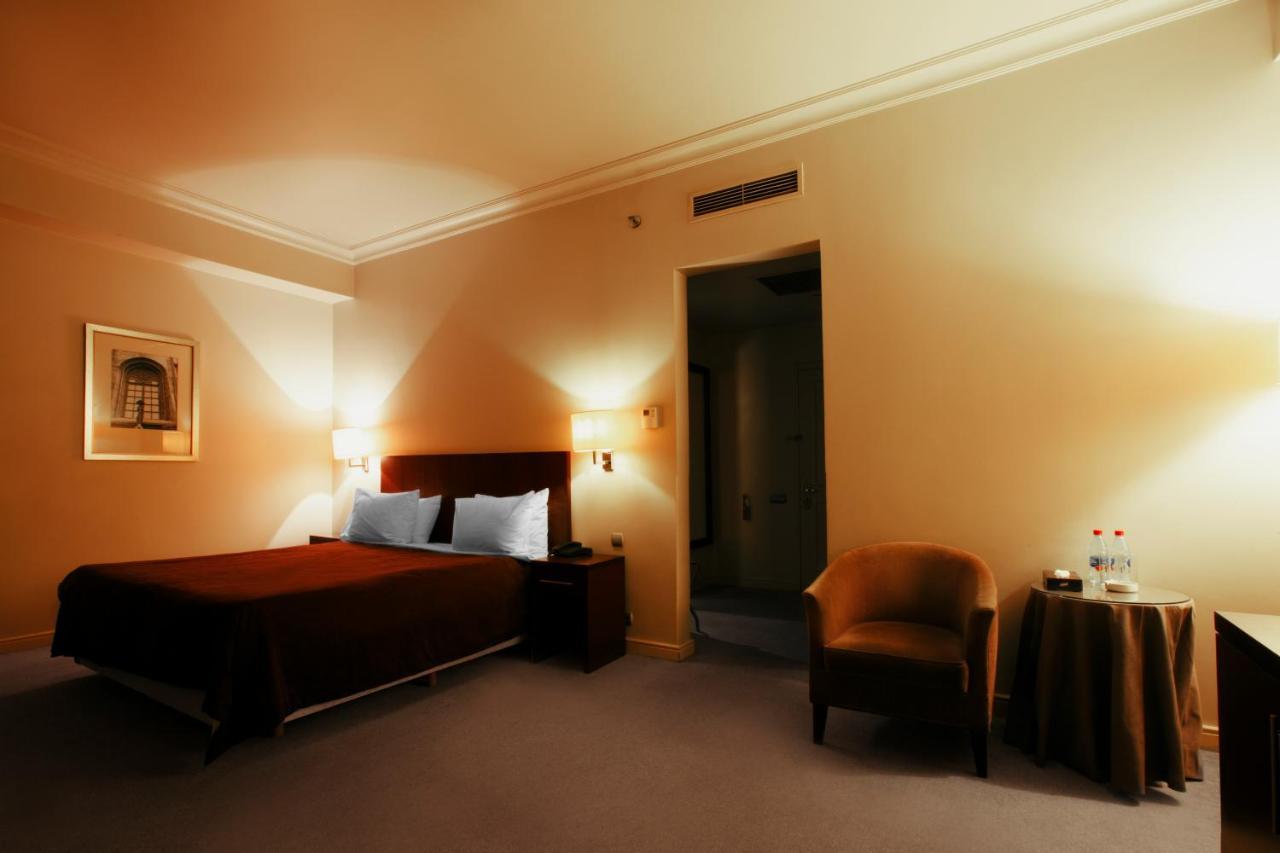 Royal Garden Hotel Baku Exteriör bild